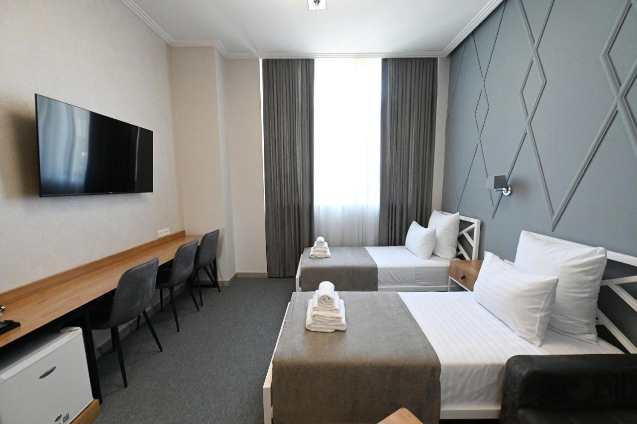 Prime Hotel ギュムリ エクステリア 写真