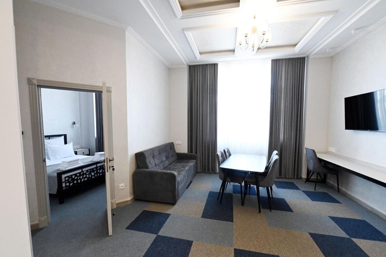 Prime Hotel ギュムリ エクステリア 写真