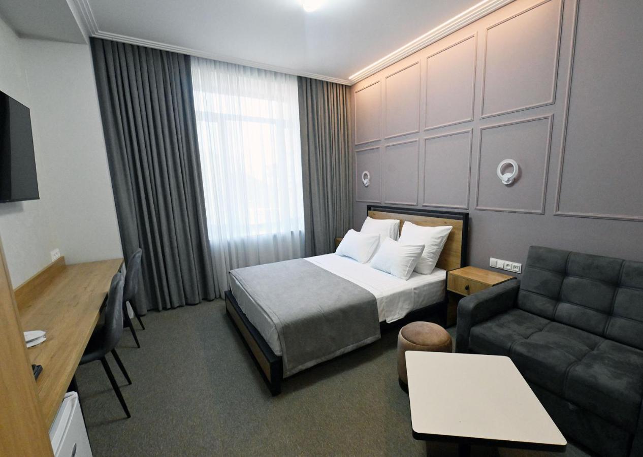 Prime Hotel ギュムリ エクステリア 写真